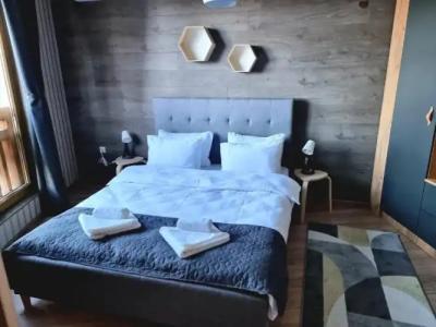 BOUTIQUE ENTRY E - 38