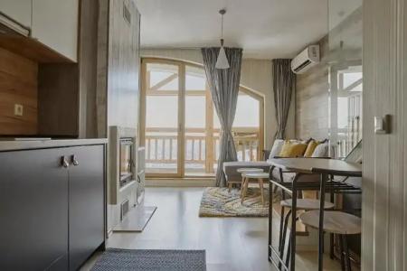 BOUTIQUE ENTRY E - 30