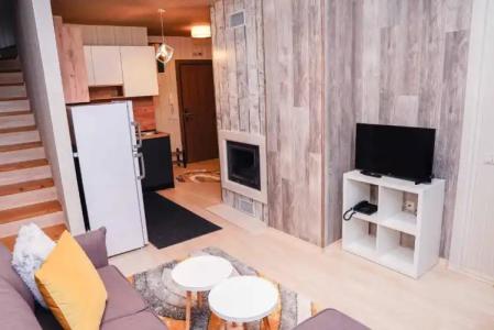 BOUTIQUE ENTRY E - 57