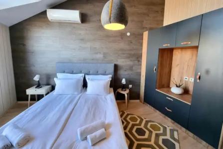 BOUTIQUE ENTRY E - 47