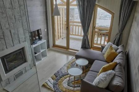 BOUTIQUE ENTRY E - 62