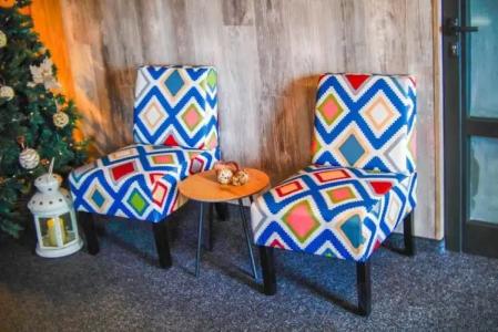 BOUTIQUE ENTRY E - 12