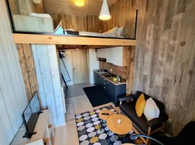 BOUTIQUE ENTRY E - 45