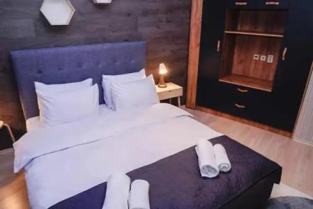 BOUTIQUE ENTRY E - 50