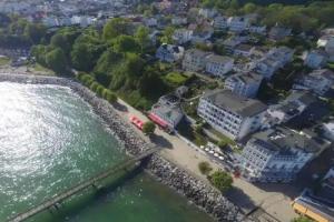 Fährblick - Pension und Restaurant direkt am Wasser, Sassnitz