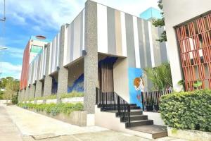 The Poem Hotel, Mae Pim