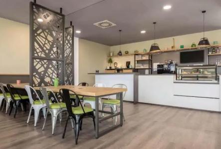 Super 8 by Wyndham Oberhausen am Centro - 10