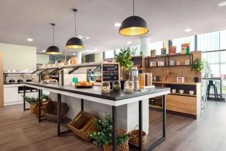 Super 8 by Wyndham Oberhausen am Centro - 11