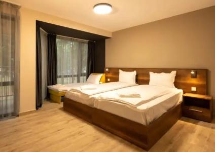 Queen Nelly Park - 30