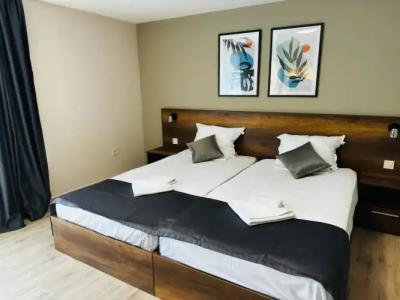 Queen Nelly Park - 28