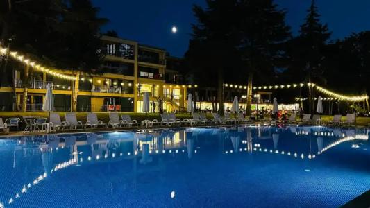 Queen Nelly Park - 48