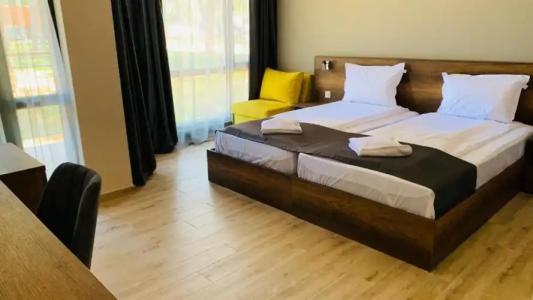 Queen Nelly Park - 5