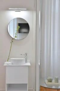 1900 ATHENIAN HOUSE - 33
