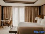 Executive Double Suite with city view