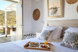 Ursa Major Suites, Tinos Town