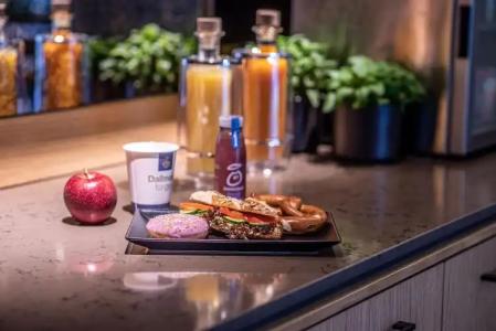 ArtANA Munich Airport - 12