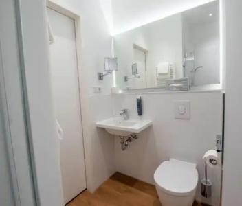 ArtANA Munich Airport - 7