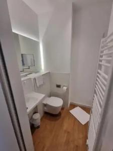 ArtANA Munich Airport - 25