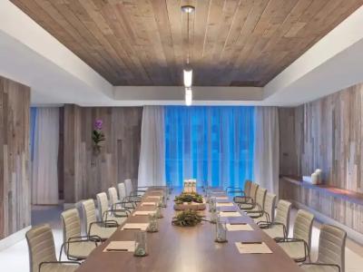 JUNIOR PRIVATE SUITE Unit located W South Beach - 22