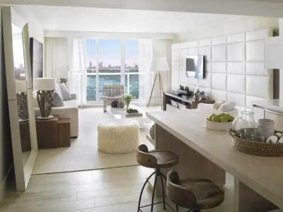 JUNIOR PRIVATE SUITE Unit located W South Beach - 118