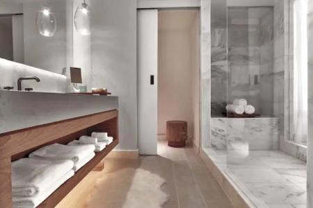 JUNIOR PRIVATE SUITE Unit located W South Beach - 14