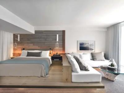 JUNIOR PRIVATE SUITE Unit located W South Beach - 62