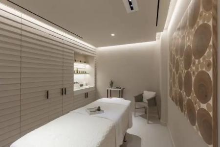 JUNIOR PRIVATE SUITE Unit located W South Beach - 21