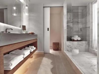 JUNIOR PRIVATE SUITE Unit located W South Beach - 90