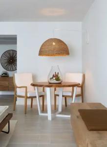 JUNIOR PRIVATE SUITE Unit located W South Beach - 87