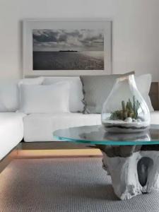 JUNIOR PRIVATE SUITE Unit located W South Beach - 30