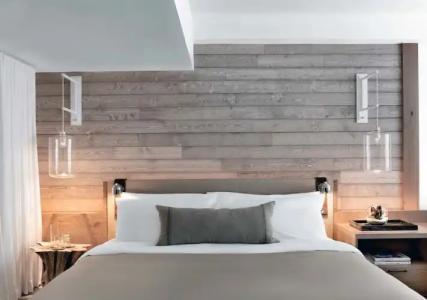 JUNIOR PRIVATE SUITE Unit located W South Beach - 104