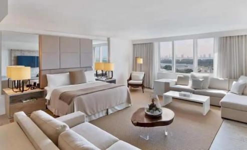 JUNIOR PRIVATE SUITE Unit located W South Beach - 110