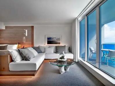 JUNIOR PRIVATE SUITE Unit located W South Beach - 64