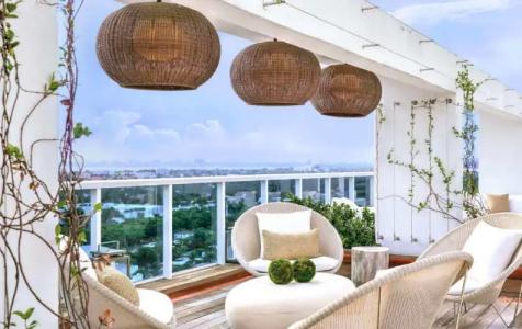 JUNIOR PRIVATE SUITE Unit located W South Beach - 58