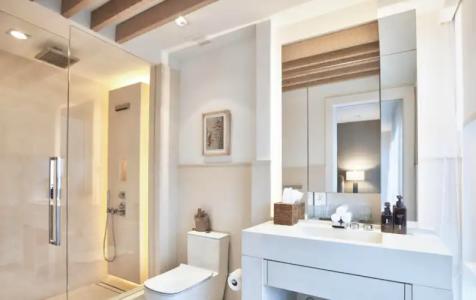 JUNIOR PRIVATE SUITE Unit located W South Beach - 50
