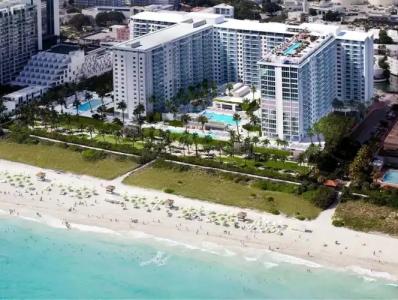 JUNIOR PRIVATE SUITE Unit located W South Beach