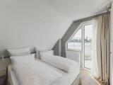 Suite with lake view