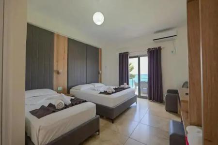 Esmerald Ksamil - 111