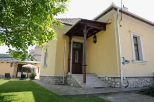 Varkert Deluxe Apartmanhaz, Miskolc