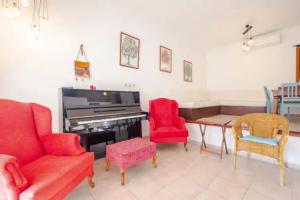 Impressive House with Shared Pool near Paradise Bay in Bodrum, Bodrum