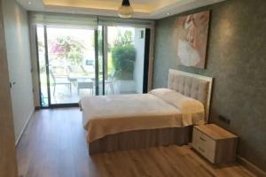 Charming Home with Shared Pools near Beach and City Center in Alanya, Alanya