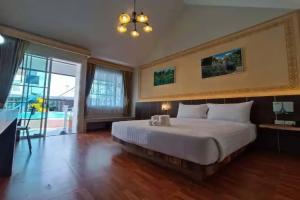 English Resotel : `inglich riiochethl, Nakhon Si Thammarat