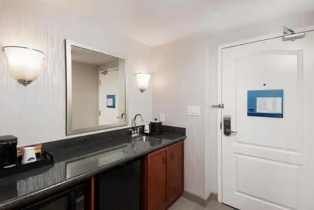 Hampton Inn & Suites by Hilton Barrie - 49