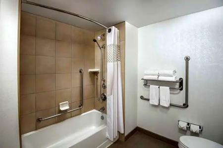 Hampton Inn & Suites by Hilton Barrie - 40