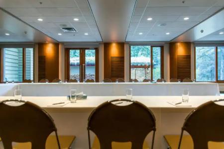 The Juniper & Bistro - 14