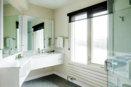 The Juniper & Bistro - 38