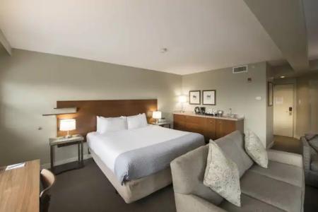 The Juniper & Bistro - 85