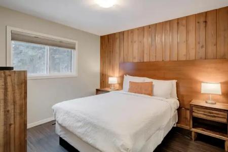 The Juniper & Bistro - 37