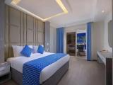 Deluxe Double room with pool view