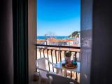 Standard Triple room with sea view